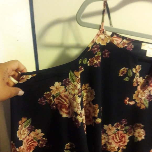 Navy blue w flowers top - Picture 2 of 3